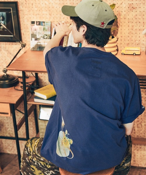 niko and...(ニコアンド)の「マンストーリーTEE(Tシャツ/カットソー・メンズ・オフホワイト/ネイビー・MEDIUM/LARGE)」の7枚目の写真