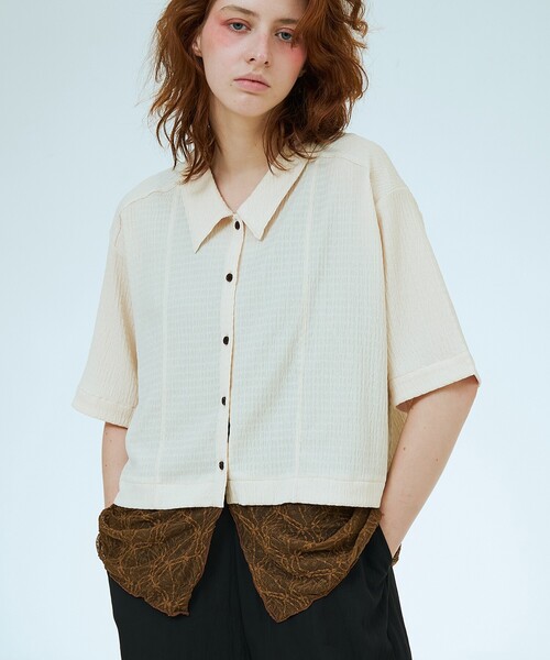 NOMINE(ノミネ)の「レイヤードヘム レース切替 半袖シャツ(シャツ/ブラウス・レディース・アイボリー/ブラウン/チャコールグレー・フリー)」の7枚目の写真