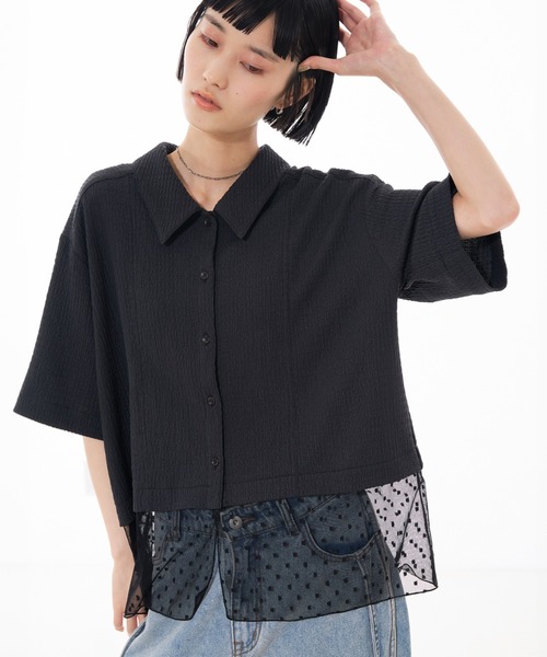 NOMINE(ノミネ)の「レイヤードヘム レース切替 半袖シャツ(シャツ/ブラウス・レディース・アイボリー/ブラウン/チャコールグレー・フリー)」の2枚目の写真