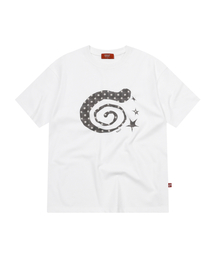 S'EST（エスイーエスティー）の「Whelk Logo T-shirts White（Tシャツ/カットソー）」
