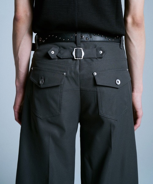 CAMPHOR WOOD(カンファーウッド)の「PRESSED POLYESTER FLARE SLACKS / センタープレスポリエステルフレアスラックス(スラックス・メンズ・グレー/ブラック/ダークブラウン・SMALL/MEDIUM/LARGE)」の12枚目の写真