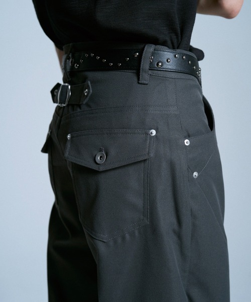 CAMPHOR WOOD(カンファーウッド)の「PRESSED POLYESTER FLARE SLACKS / センタープレスポリエステルフレアスラックス(スラックス・メンズ・グレー/ブラック/ダークブラウン・SMALL/MEDIUM/LARGE)」の13枚目の写真