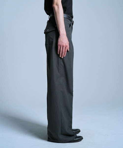 CAMPHOR WOOD(カンファーウッド)の「PRESSED POLYESTER FLARE SLACKS / センタープレスポリエステルフレアスラックス(スラックス・メンズ・グレー/ブラック/ダークブラウン・SMALL/MEDIUM/LARGE)」の14枚目の写真