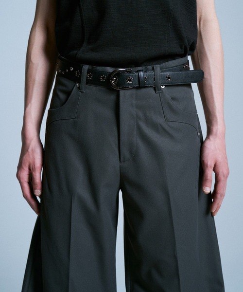 CAMPHOR WOOD(カンファーウッド)の「PRESSED POLYESTER FLARE SLACKS / センタープレスポリエステルフレアスラックス(スラックス・メンズ・グレー/ブラック/ダークブラウン・SMALL/MEDIUM/LARGE)」の15枚目の写真
