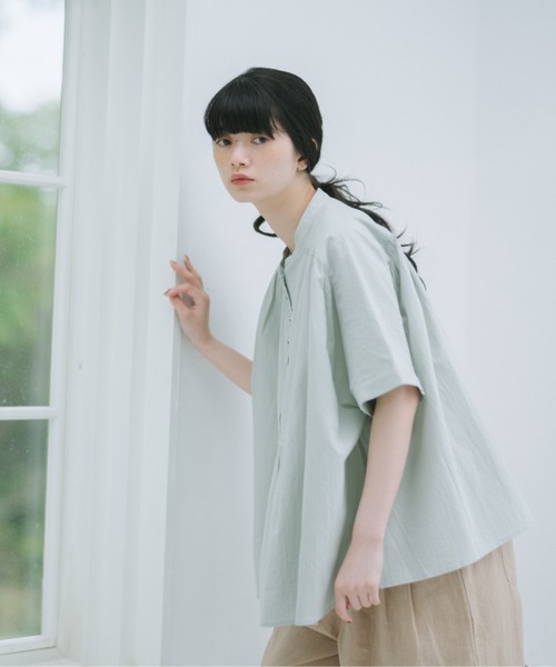 オオカミとフクロウ(オオカミとフクロウ)の「フクロウとたゆたう風のまにまに“ブラウス”(シャツ/ブラウス・レディース・ブラック/ライトグリーン/イエロー・FREE)」の6枚目の写真