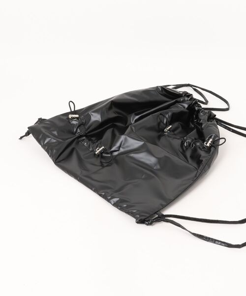 VIBGYOR(ヴィブジョー)の「LESRIRE / メタリックドロストバッグ L9302(ハンドバッグ・レディース・シルバー/ブラック・FREE)」の4枚目の写真