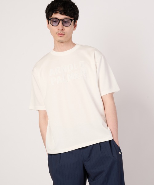 Arnold Palmer(アーノルドパーマー)の「【接触冷感/UVカット】シルキーダンボール シェア ロゴ Tシャツ(Tシャツ/カットソー・レディース・ベージュ/サックスブルー/ネイビー/ホワイト・L/XS/S/LL/M)」の2枚目の写真