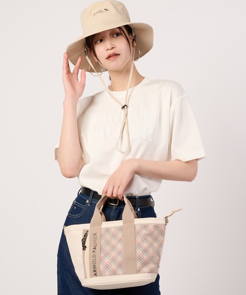 Arnold Palmer(アーノルドパーマー)の「【接触冷感/UVカット】シルキーダンボール シェア ロゴ Tシャツ(Tシャツ/カットソー・レディース・ベージュ/サックスブルー/ネイビー/ホワイト・L/XS/S/LL/M)」の10枚目の写真