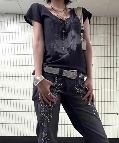 MEMECLE（メメクル）の「【 MEMECLE / メメクル 】グランジパンク Tシャツ（Tシャツ/カットソー・レディース・ダークグレー・LARGE/SMALL/MEDIUM）」の5枚目の写真