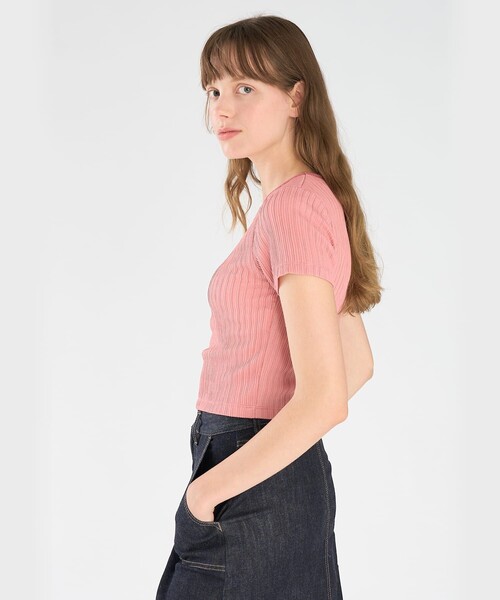 To b. by agnes b.(トゥービーバイアニエスベー)の「ハート ロゴ コンパクト Tシャツ(Tシャツ/カットソー・レディース・ピンク・40/38)」の5枚目の写真