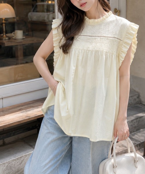 FINEnough(ファインナフ)の「シャーリングデザインフレアチュニック(シャツ/ブラウス・レディース・ブラック/ベージュ/ホワイト/レッド・FREE)」の10枚目の写真