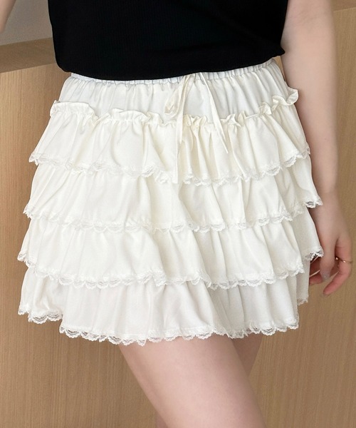 DAY CLOSET（デイ クローゼット）の「【ショート丈/ぺチパンツ一体型】華やかバレエコア レース×フリル。ハイウエスト ティアード スカート レディース（スカート・レディース・ホワイト/アイボリー/グレー/ブラック・FREE）」の2枚目の写真