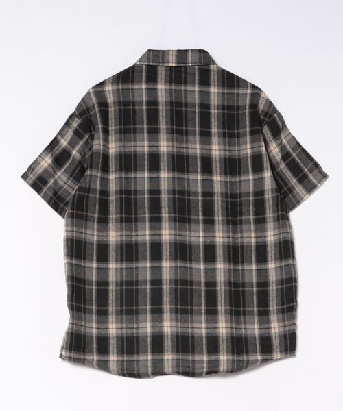 YUNEL.(ユネル)の「ヴィンテージチェック オーバーサイズ 半袖シャツ / レギュラーカラー シャツ(シャツ/ブラウス・メンズ・ブラウン/ネイビー/ブラック・MEDIUM/SMALL/LARGE)」の4枚目の写真