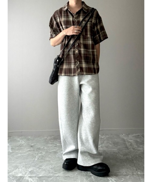 YUNEL.(ユネル)の「ヴィンテージチェック オーバーサイズ 半袖シャツ / レギュラーカラー シャツ(シャツ/ブラウス・メンズ・ブラウン/ネイビー/ブラック・MEDIUM/SMALL/LARGE)」の21枚目の写真