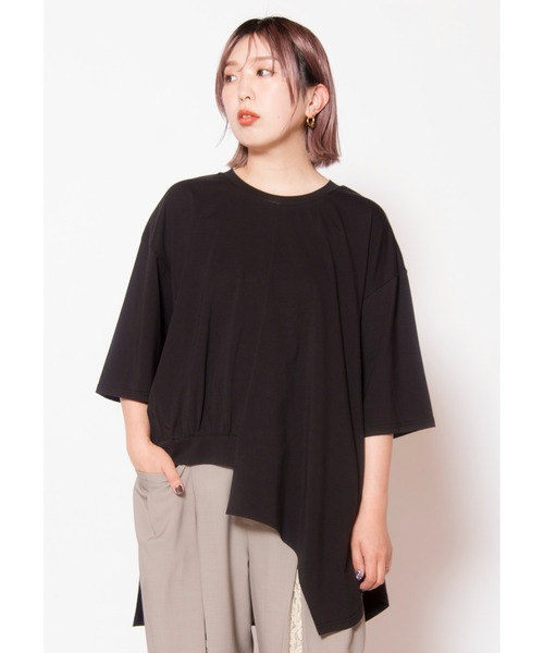 OSMOSIS(オズモーシス)の「アシンメトリーフレアーTシャツ(Tシャツ/カットソー・レディース・ブラック/グレー/ホワイト・ONE SIZE)」の1枚目の写真