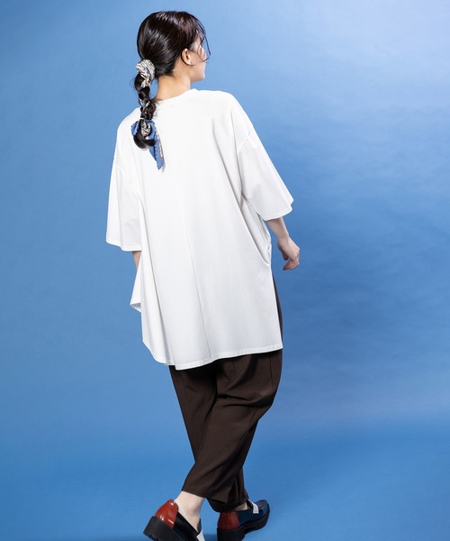 OSMOSIS(オズモーシス)の「アシンメトリーフレアーTシャツ(Tシャツ/カットソー・レディース・ブラック/グレー/ホワイト・ONE SIZE)」の18枚目の写真