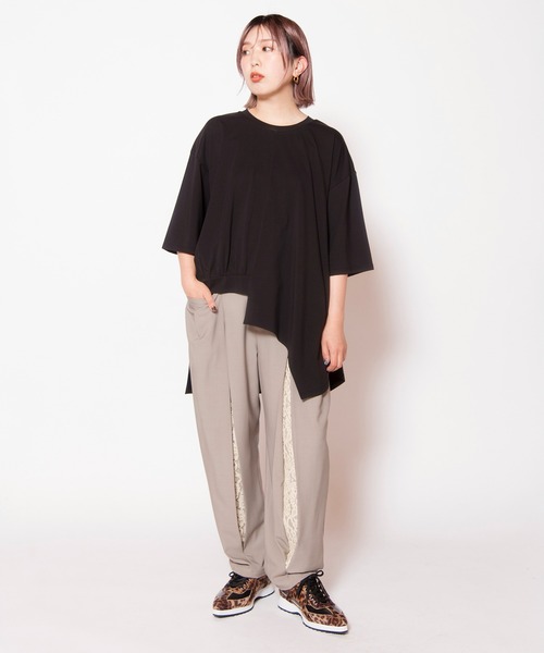 OSMOSIS(オズモーシス)の「アシンメトリーフレアーTシャツ(Tシャツ/カットソー・レディース・ブラック/グレー/ホワイト・ONE SIZE)」の12枚目の写真