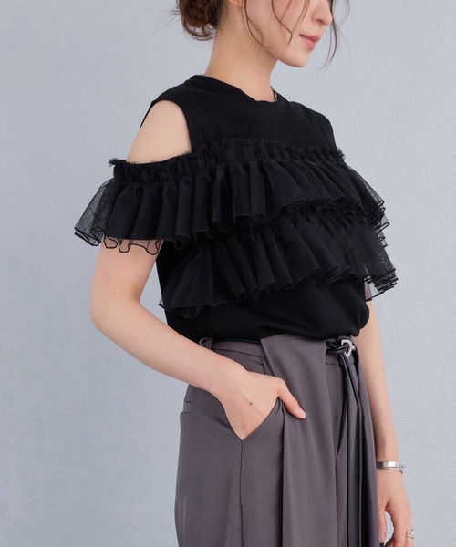 murea(ミュレア)の「2段フリルチュールオープンショルダーカットソー(Tシャツ/カットソー・レディース・ホワイト/ブラック・FREE)」の18枚目の写真