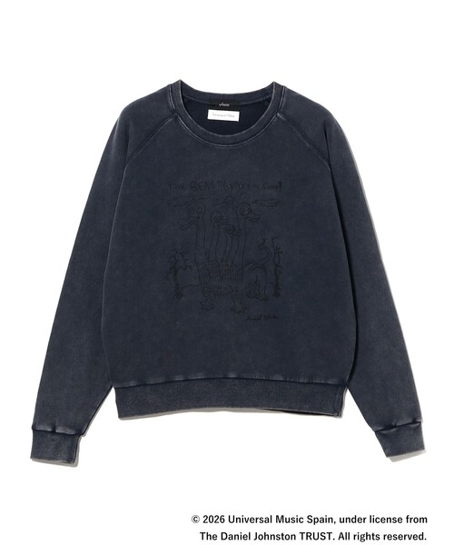 International Gallery BEAMS(インターナショナルギャラリービームス)の「【別注】U/MUSIC × IG / DANIEL JOHNSTON THE BEAST グラフィック スウェット(スウェット・メンズ・ネイビー・MEDIUM/SMALL/LARGE)」の1枚目の写真