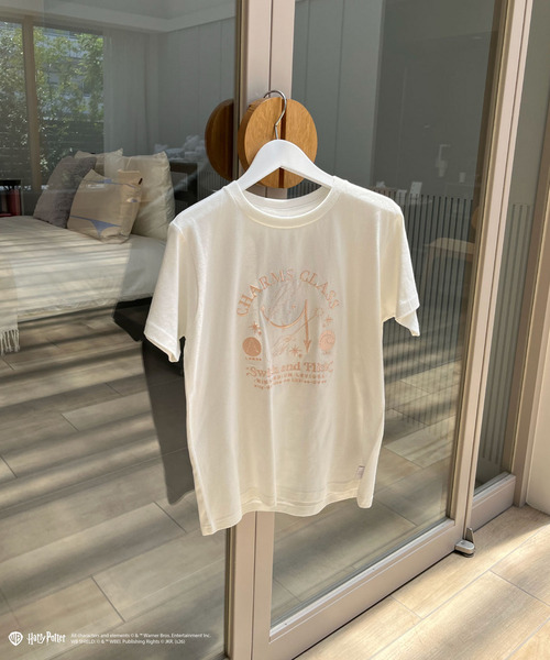 my twilight(マイトワイライト)の「【Harry Potter】呪文学 刺繍 Tシャツ(Tシャツ/カットソー・レディース・ブラック/オフホワイト・FREE)」の19枚目の写真