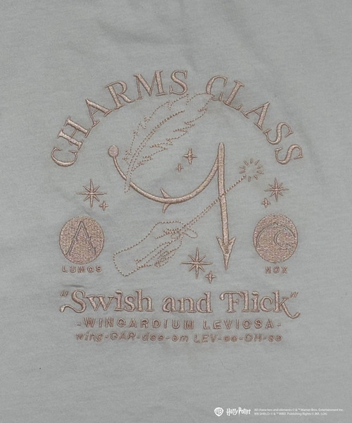 my twilight(マイトワイライト)の「【Harry Potter】呪文学 刺繍 Tシャツ(Tシャツ/カットソー・レディース・ブラック/オフホワイト・FREE)」の6枚目の写真