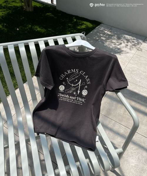 my twilight(マイトワイライト)の「【Harry Potter】呪文学 刺繍 Tシャツ(Tシャツ/カットソー・レディース・ブラック/オフホワイト・FREE)」の7枚目の写真
