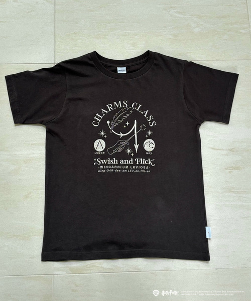 my twilight(マイトワイライト)の「【Harry Potter】呪文学 刺繍 Tシャツ(Tシャツ/カットソー・レディース・ブラック/オフホワイト・FREE)」の3枚目の写真