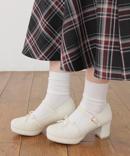 Honeys(ハニーズ)の「リボン付厚底パンプス(パンプス・レディース・ブラック/ブラック系その他2/アイボリー・22.5/23.0/23.5/24.0/24.5)」の5枚目の写真