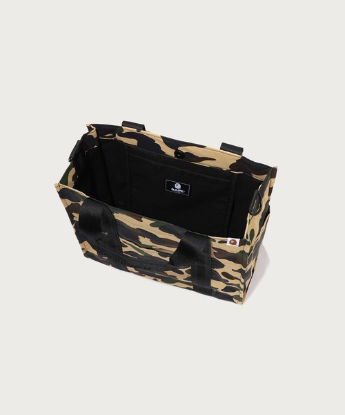 A BATHING APE（アベイシングエイプ）の「1ST CAMO SLIDING TOTE BAG TRAVEL（ショルダーバッグ・メンズ・イエロー/グリーン・FREE）」の8枚目の写真