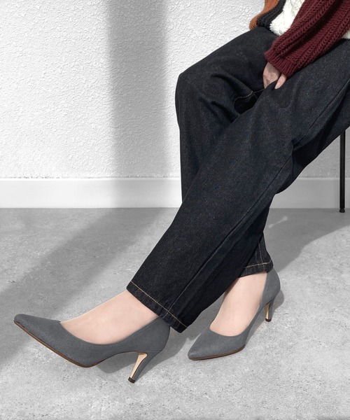 MAMIAN(マミアン)の「iCoN COLORS / ポインテッドトゥ スエード パンプス (7.0cmヒール)(パンプス・レディース・レオパード/チャコールグレー/グレイッシュベージュ/ブラック・23.0cm/24.5cm/24.0cm/23.5cm/22.5cm/25.0cm)」の9枚目の写真