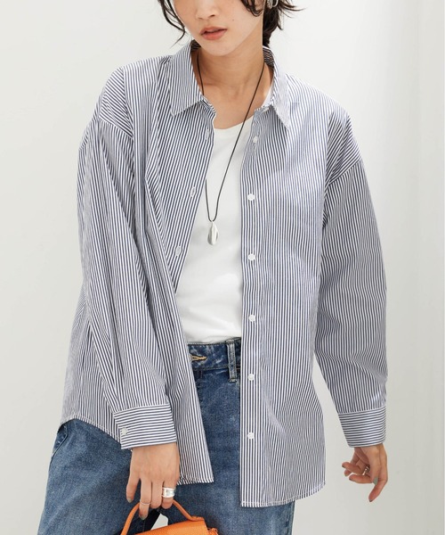 BELLUNA PLUS（ベルーナ）の「イージーケアが嬉しい！ストライプシャツ（シャツ/ブラウス・レディース・ネイビー系・X-LARGE/LARGE/MEDIUM）」の3枚目の写真