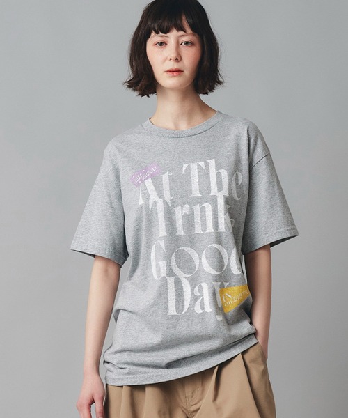 AT THE TRNK（アットザトランク）の「GOODDAYロゴ プリント Ｔシャツ AT THE TRNK（Tシャツ/カットソー・レディース・ホワイト/ブラック/グレー/クリーム・M/L）」の3枚目の写真