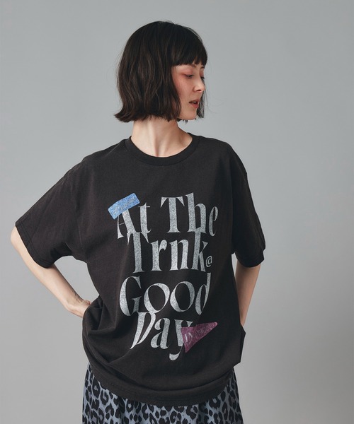 AT THE TRNK（アットザトランク）の「GOODDAYロゴ プリント Ｔシャツ AT THE TRNK（Tシャツ/カットソー・レディース・ホワイト/ブラック/グレー/クリーム・M/L）」の11枚目の写真