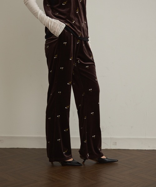 Trish(トリッシュ)の「ベロア花刺繍パンツ(その他パンツ・レディース・ブラウン/ブラック・FREE)」の19枚目の写真