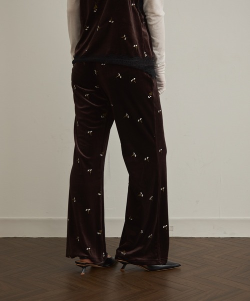 Trish(トリッシュ)の「ベロア花刺繍パンツ(その他パンツ・レディース・ブラウン/ブラック・FREE)」の21枚目の写真