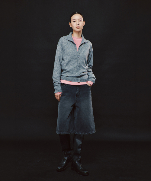 PLAC WOMEN（プレイス・ウィメン）の「ワイドバミューダデニムパンツグレー（デニムパンツ・レディース・グレー・SMALL/MEDIUM/LARGE）」の2枚目の写真