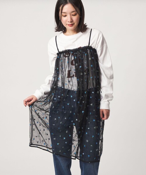 green label relaxing(グリーンレーベルリラクシング)の「【WEB限定】<at ease>チュール シシュウ 2WAY スカート ワンピース(ワンピース・レディース・オフホワイト/ブラック・FREE)」の2枚目の写真
