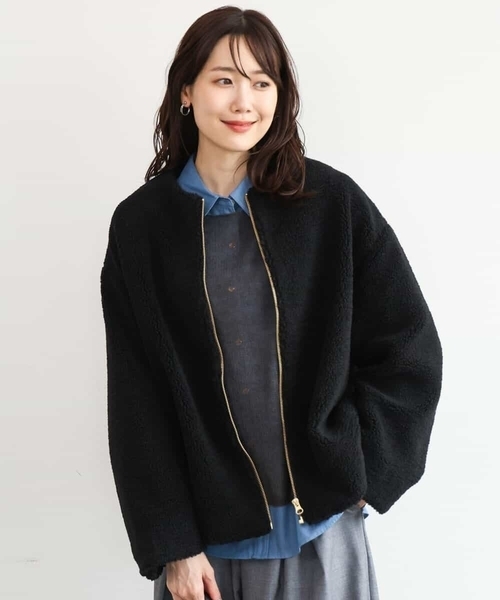 MK MICHEL KLEIN（エムケーミッシェルクラン）の「[洗える]ノーカラーボアブルゾン（ブルゾン・レディース・キャメル/ブラック・38）」の2枚目の写真