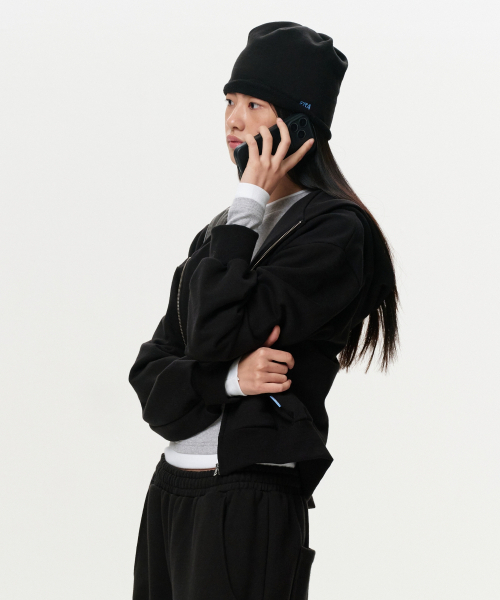 ERA（エラ）の「ユニセックス ERA オーバーサイズ フーデッドジップアップ - ブラック（パーカー・レディース・その他・SMALL/MEDIUM/LARGE）」の3枚目の写真