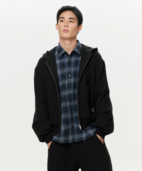 ERA（エラ）の「ユニセックス ERA オーバーサイズ フーデッドジップアップ - ブラック（パーカー・レディース・その他・SMALL/MEDIUM/LARGE）」の9枚目の写真