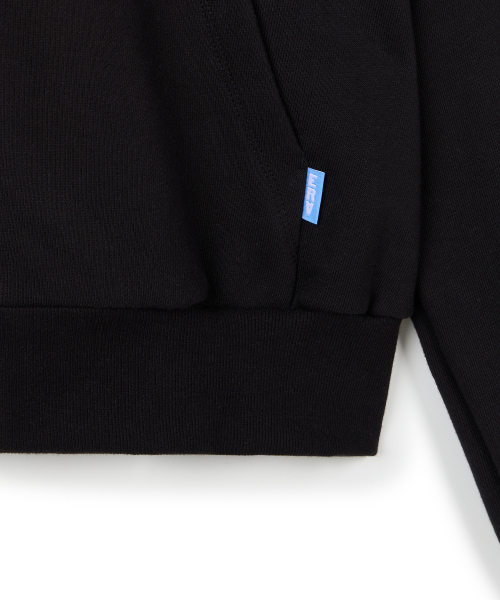 ERA（エラ）の「ユニセックス ERA オーバーサイズ フーデッドジップアップ - ブラック（パーカー・レディース・その他・SMALL/MEDIUM/LARGE）」の17枚目の写真