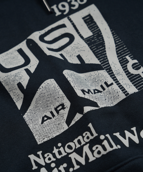 FRIZMWORKS(フリズムワークス)の「NATIONAL AIR MAIL WEEK フーディー _ ネイビー(パーカー・メンズ・その他・SMALL/MEDIUM/LARGE/X-LARGE)」の4枚目の写真