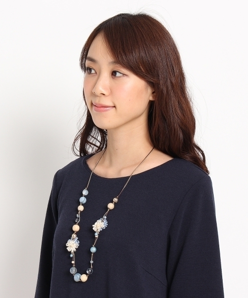 grove(グローブ)の「テープフラワーロングネック(ネックレス・レディース・ホワイト/ピンク/ブルー/イエロー・00)」の7枚目の写真