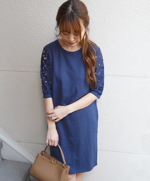 Khaju(カージュ)の「Khaju: フラワーレーススリーブワンピース□(ワンピース・レディース・カーキ/ネイビー・ONE SIZE)」の2枚目の写真