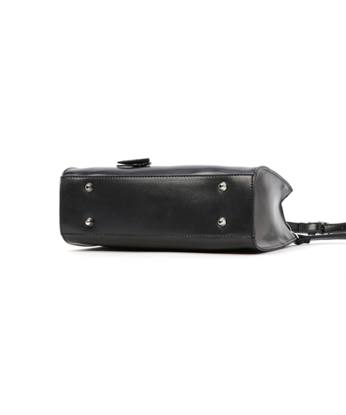 LOVELESS（ラブレス）の「【LOVELESS】WOMENS カラーブロックレザーバッグ（トートバッグ・レディース・ベージュ/ブラック/ネイビー・FREE）」の12枚目の写真