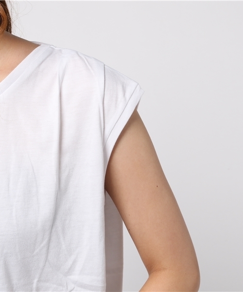 VENCEEXCHANGE(ヴァンスエクスチェンジ)の「ノースリーブ2タックVネックプルオーバー (Tシャツ/カットソー・レディース・オフホワイト/ダークグリーン/ブラック・MEDIUM)」の8枚目の写真