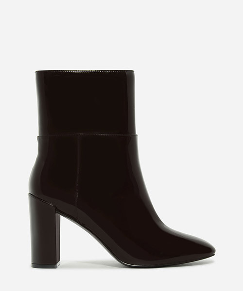 CHARLES & KEITH(チャールズ & キース)の「 ベーシックブロックヒールブーツ / BASIC BLOCK HEELED BOOTS(ブーツ・レディース・ダークブラウン/ブラック・25cm/24.5cm/23cm/23.5cm/22.5cm)」の2枚目の写真