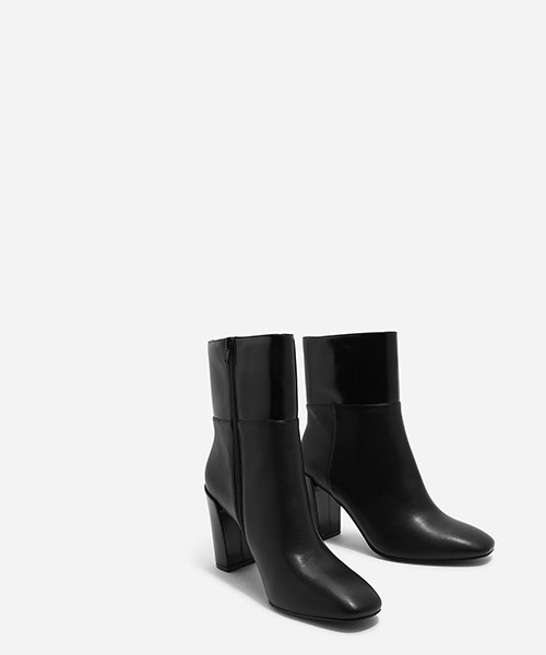 CHARLES & KEITH(チャールズ & キース)の「 ベーシックブロックヒールブーツ / BASIC BLOCK HEELED BOOTS(ブーツ・レディース・ダークブラウン/ブラック・25cm/24.5cm/23cm/23.5cm/22.5cm)」の4枚目の写真