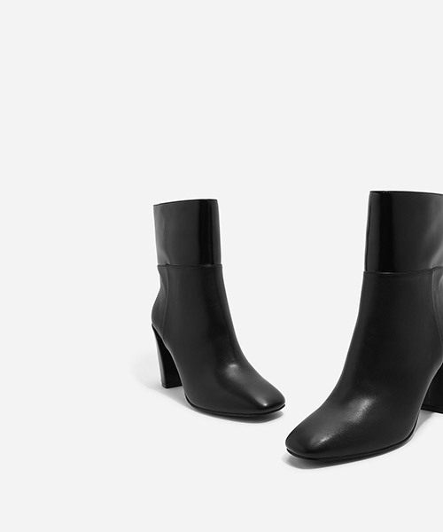 CHARLES & KEITH(チャールズ & キース)の「 ベーシックブロックヒールブーツ / BASIC BLOCK HEELED BOOTS(ブーツ・レディース・ダークブラウン/ブラック・25cm/24.5cm/23cm/23.5cm/22.5cm)」の5枚目の写真