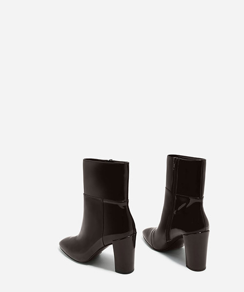 CHARLES & KEITH(チャールズ & キース)の「 ベーシックブロックヒールブーツ / BASIC BLOCK HEELED BOOTS(ブーツ・レディース・ダークブラウン/ブラック・25cm/24.5cm/23cm/23.5cm/22.5cm)」の13枚目の写真